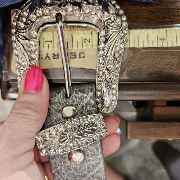 BKE Grey Leather Rhinestone Studded Glitzy Belt Coastal Cowgirl Rodeo Western - Picture 9 of 9